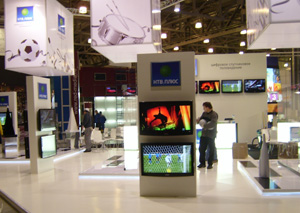 Стенд «НТВ ПЛЮС» выставка «CSTV» Заказ и дизайн ООО «Рашн Креатив Центр»,2009